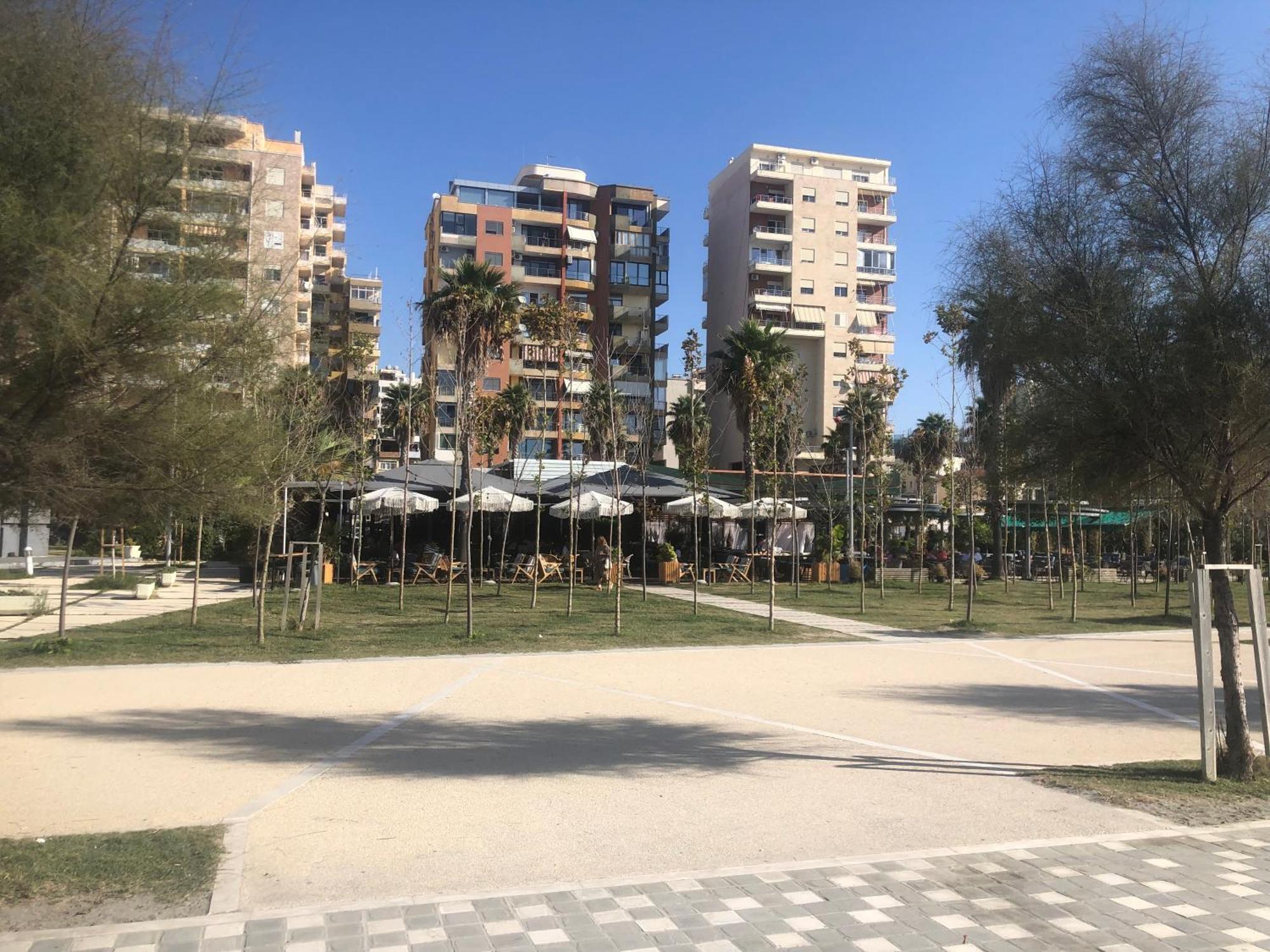 Vollga Four Seasons Apartment Дуррес Экстерьер фото