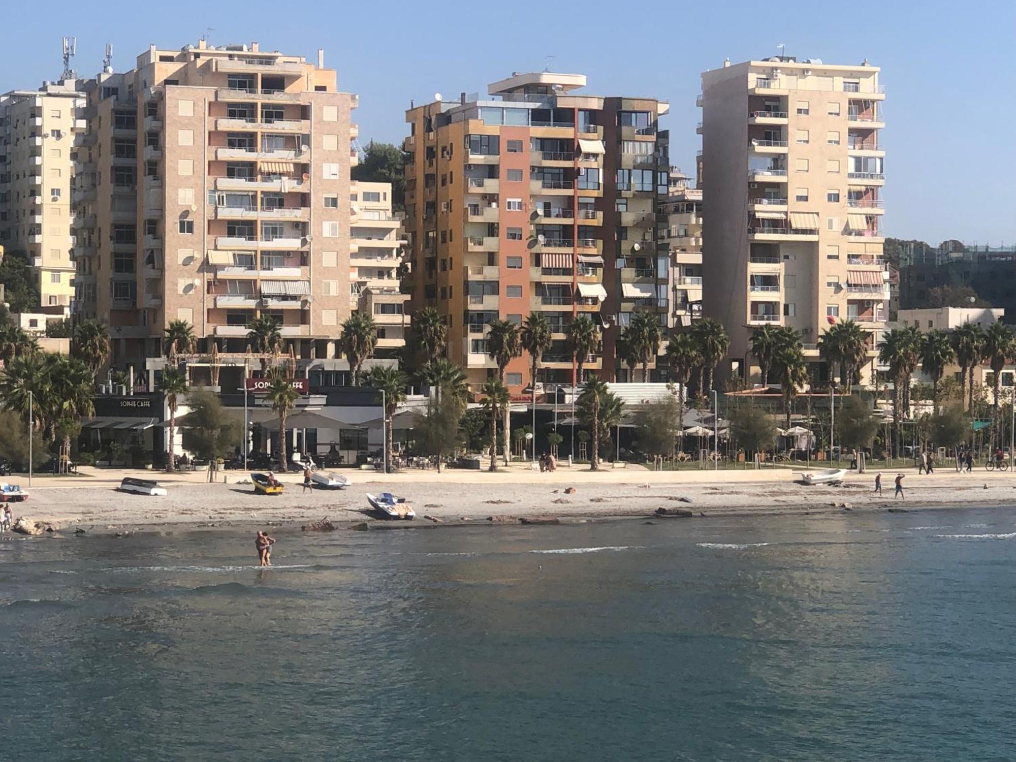 Vollga Four Seasons Apartment Дуррес Экстерьер фото