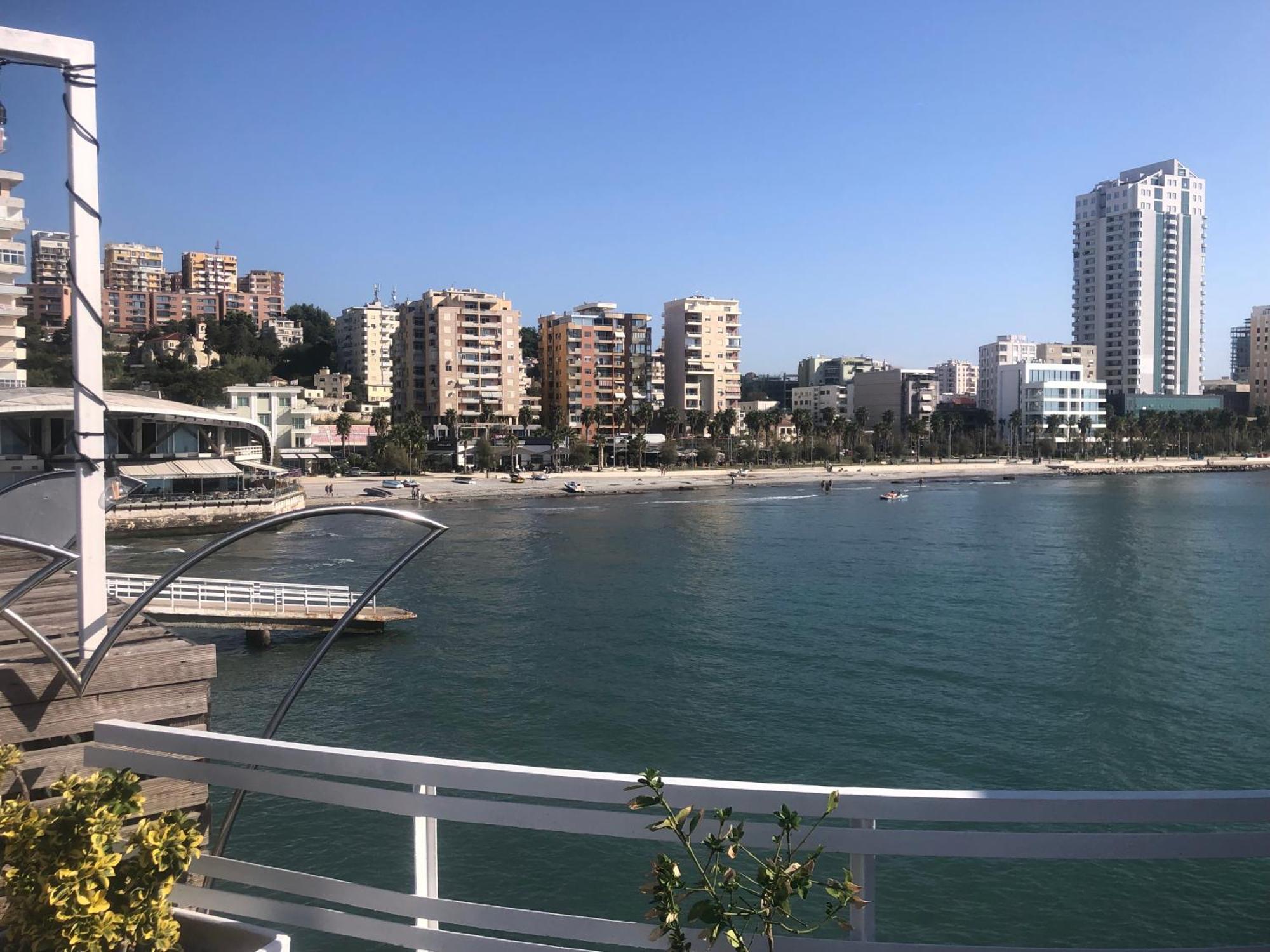 Vollga Four Seasons Apartment Дуррес Экстерьер фото
